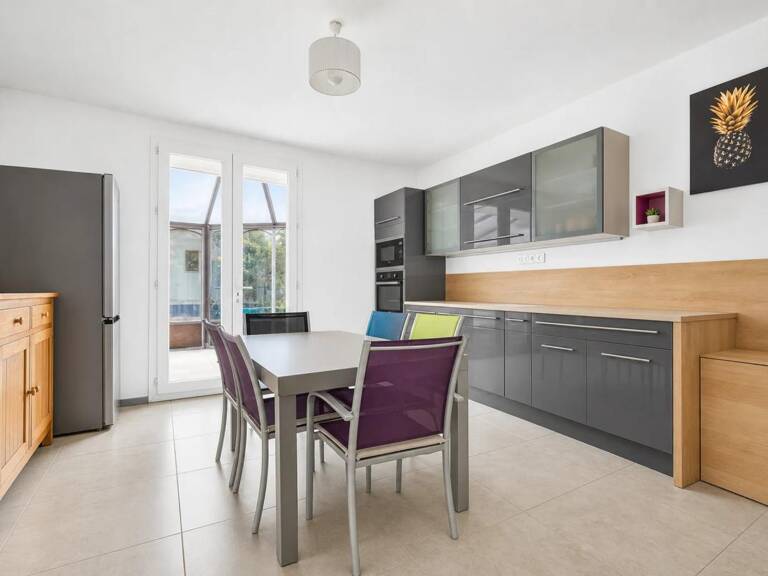 Maison de 7 pièces de 200 m² à Châteauneuf-de-Gadagne — photo 1