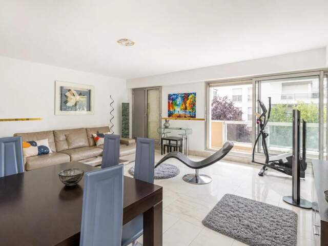 Appartement de 3 pièces de 76 m² à Neuilly-sur-Seine — photo du bien