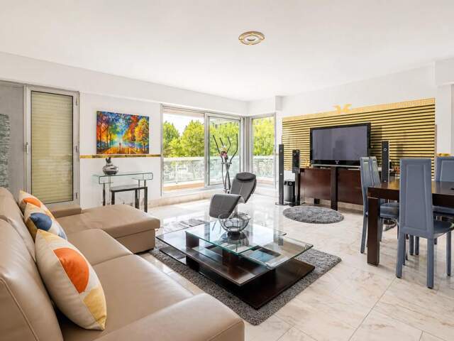 Appartement de 3 pièces de 76 m² à Neuilly-sur-Seine — photo du bien