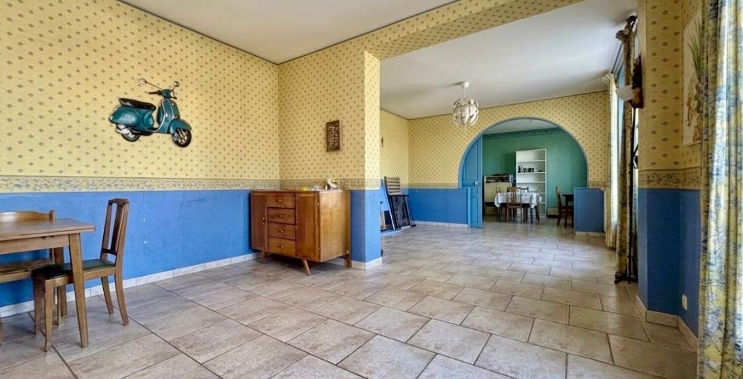 Fismes – Maison avec de beaux volumes et jardin — photo 1