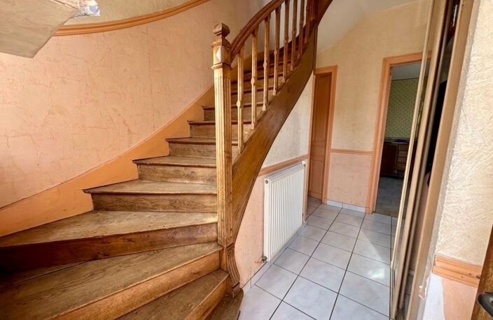 Fismes – Maison avec de beaux volumes et jardin — photo 3