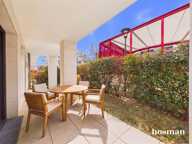 T3 lumineux avec jardin privatif et terrasse — Calme & Standing - Parkings — photo 3
