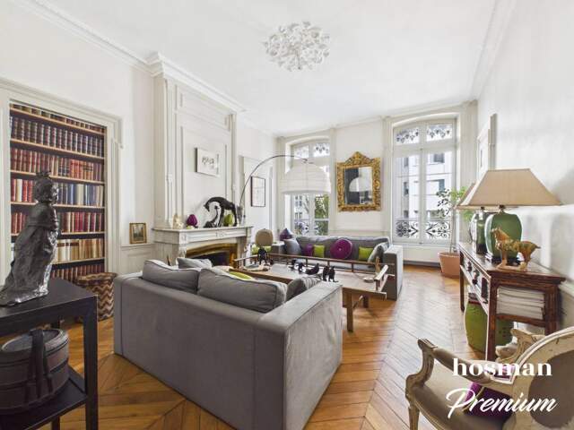 Exclusivité Cours LAFAYETTE LYON Proche presqu'ile— Élégance et volumes d'exception au cœur de Lyon : 174 m² bourgeois, garage triple de 67 M2 et combles de 107 M2 aménageables — photo du bien
