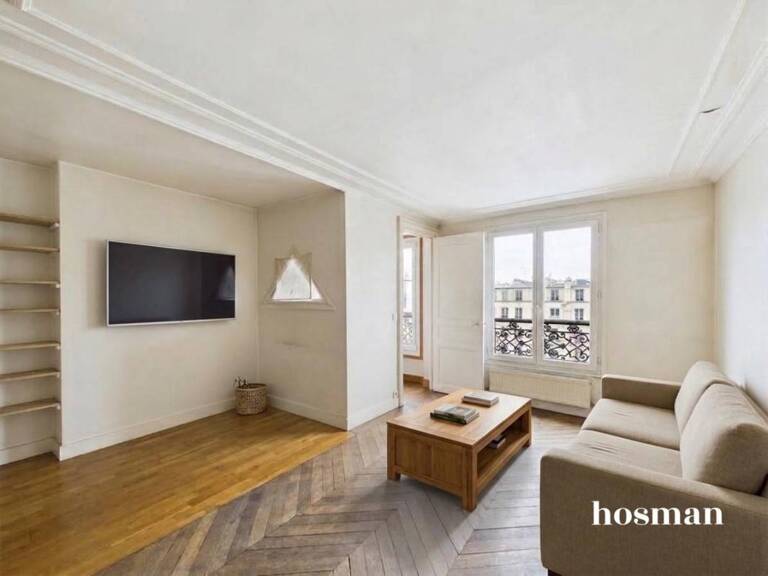 Appartement 2 pièces de 47 m² - Dernier étage avec ascenseur, calme et lumineux - Rue du Faubourg Montmartre — photo 1
