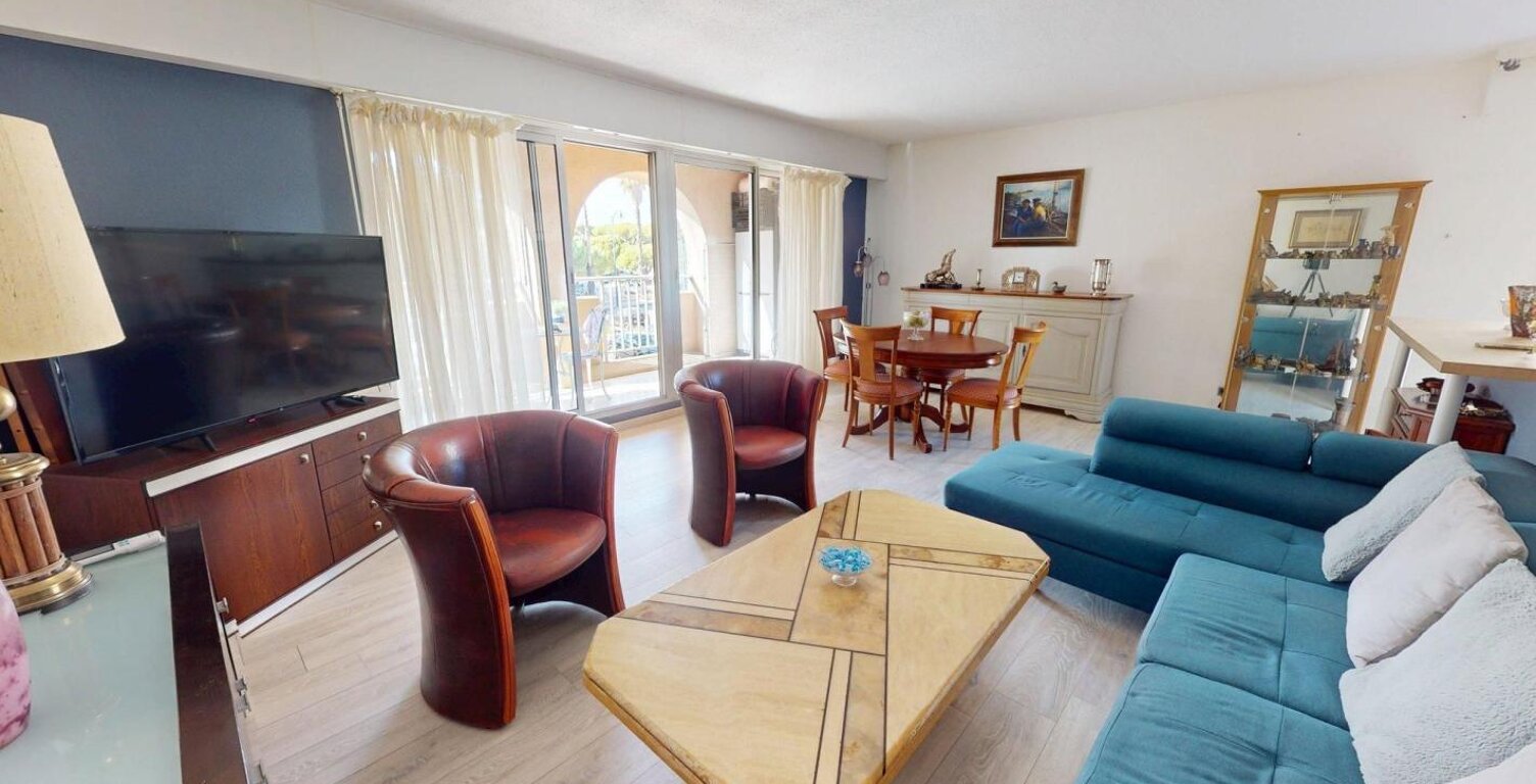 Appartement à vendre - T3/4 au port, entièrement rénové — photo 1