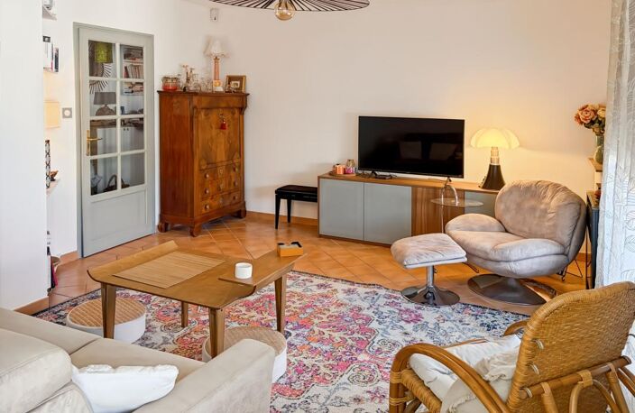 À Vendre à Uzès- Appartement T4 70m2 avec stationnement — photo 2