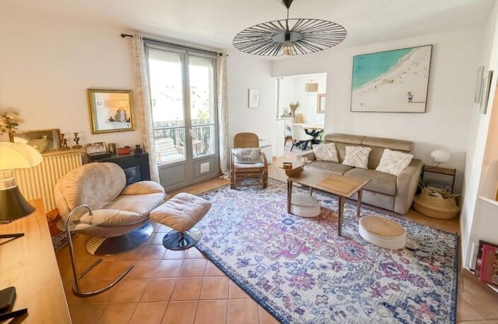 À Vendre à Uzès- Appartement T4 70m2 avec stationnement — photo 3