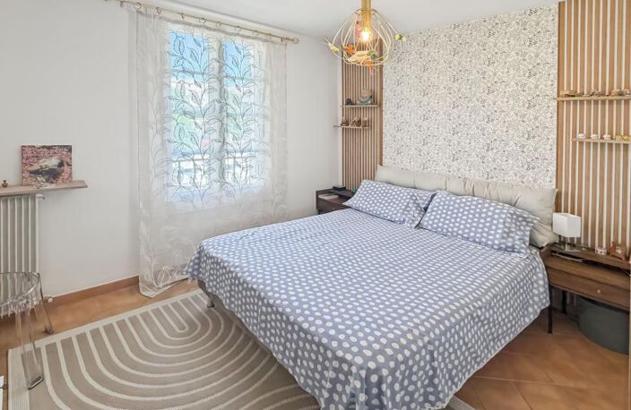 À Vendre à Uzès- Appartement T4 70m2 avec stationnement — photo 5