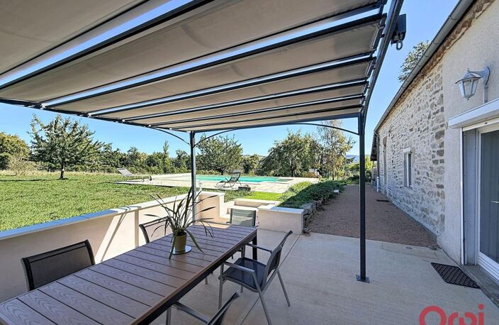 LONGERE DE CARACTERE RENOVÉE - CLIMATISATIONS - 5 CHAMBRES - PISCINE CHAUFFÉE - GRANGE - PANNEAUX SOLAIRES — photo 2