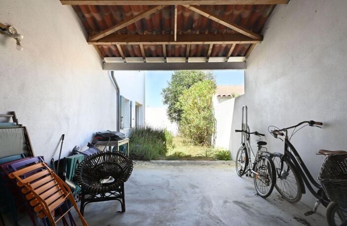 Agréable Maison À Vendre à Loix- proche du Marché — photo 2