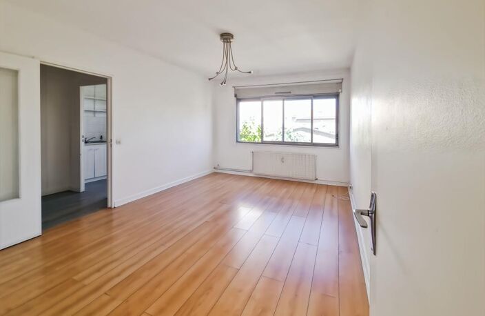 LYON 3e – MAISONS NEUVES – STUDIO AVEC BALCON, CAVE ET STATIONNEMENT PRIVATIF – 139 000 € FAI — photo 2