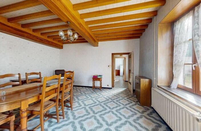 À VENDRE – ANCIENNE BÂTISSE AVEC BEAU POTENTIEL — photo 5