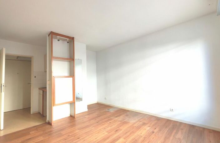 Studio de 19m² - 2mn du métro D Garibaldi — photo 2
