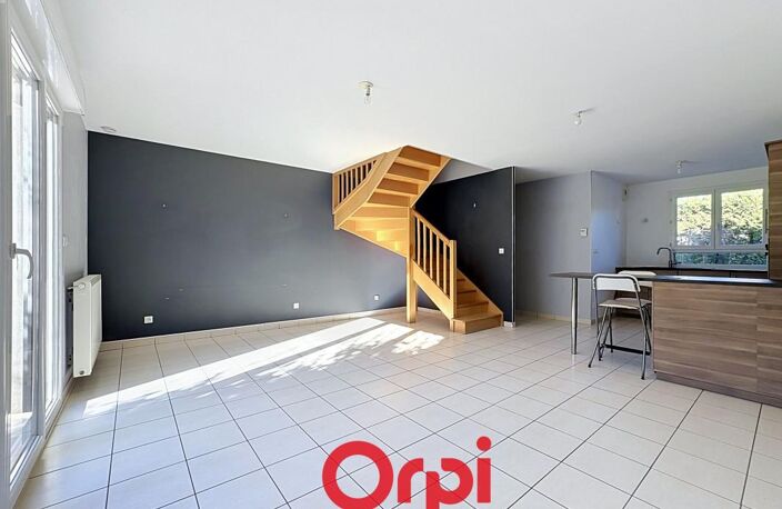 Maison récente de 83 m² à Corbas – 3 chambres, jardin & garage au calme ! — photo 2