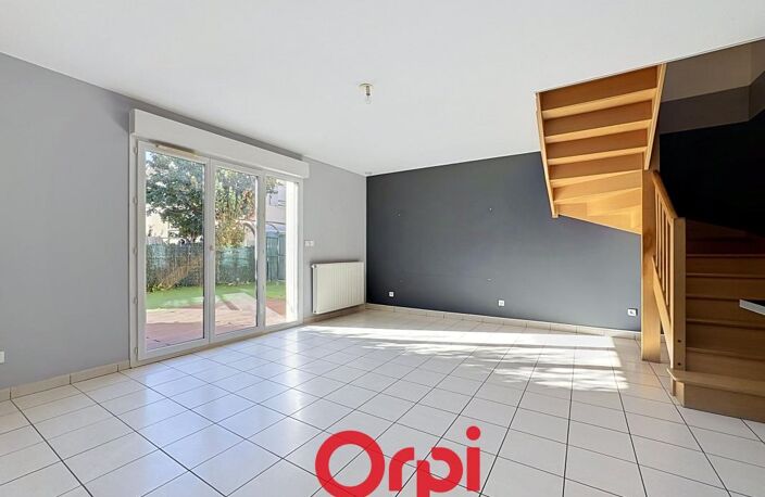 Maison récente de 83 m² à Corbas – 3 chambres, jardin & garage au calme ! — photo 3