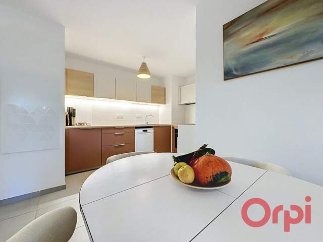 Appartement À Vendre — photo du bien