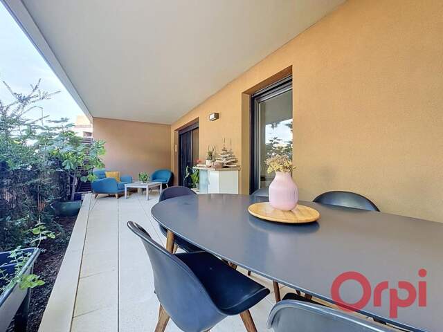 Appartement À Vendre — photo du bien