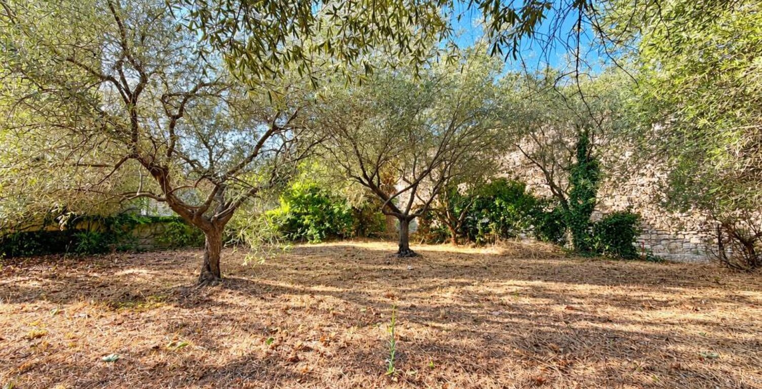 Terrain constructible Bouillargues centre — photo 1