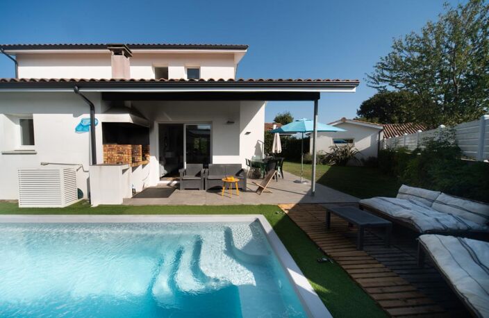 Maison À Vendre - Maison familiale 4 chambres et bureau + piscine — photo 4