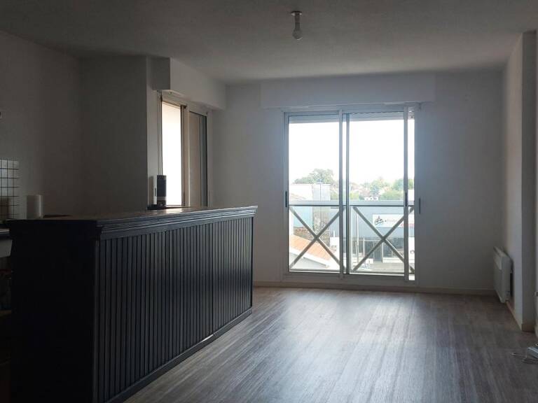 Appartement T2 - Balcon - Place de stationnement - — photo 1