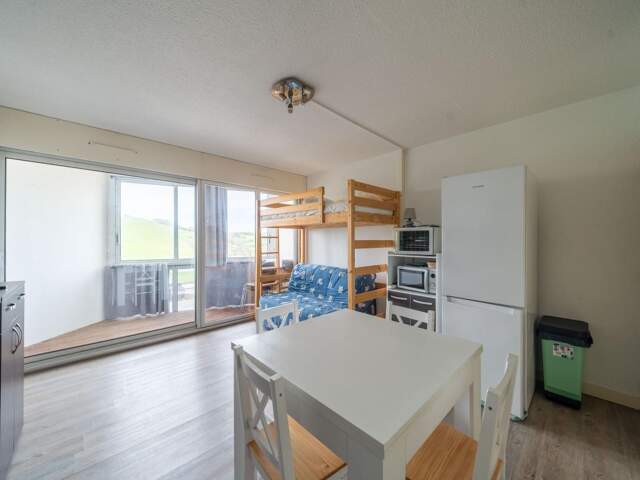 Appartement À Vendre — photo du bien