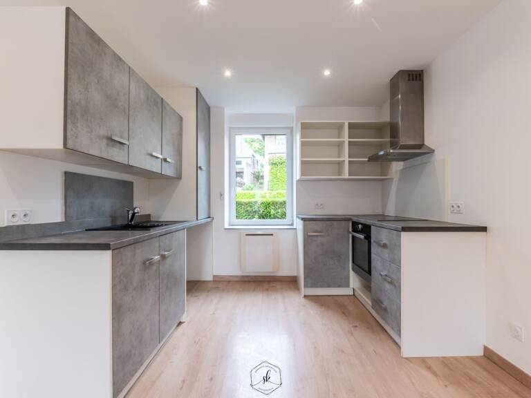 Immeuble de rapport À Vendre — photo 1