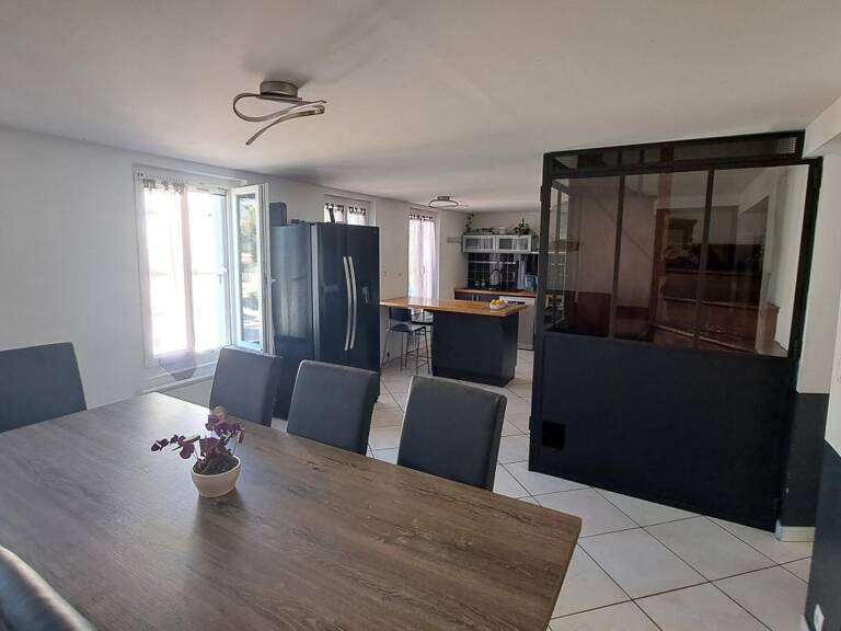 Immeuble de rapport À Vendre — photo 1