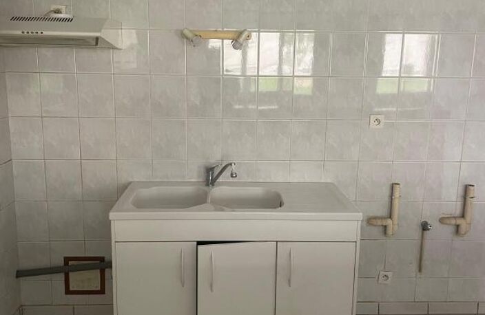 Appartement À Louer
Cave 9 parking privé 2 — photo 2