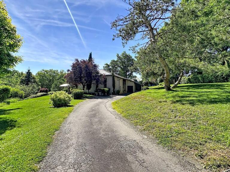 Maison d’architecte de 230m² au cœur d’un magnifique parc arboré – RIGNAC — photo 1