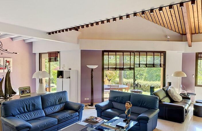 Maison d’architecte de 230m² au cœur d’un magnifique parc arboré – RIGNAC — photo 3