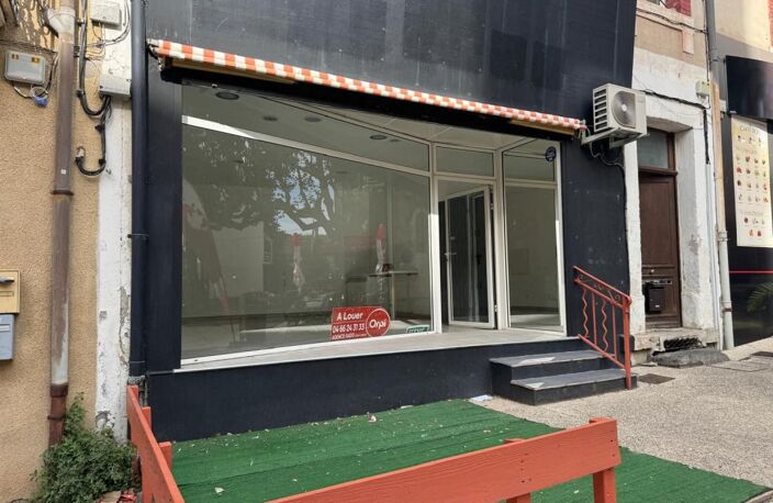 Bien Commercial À Louer — photo 2