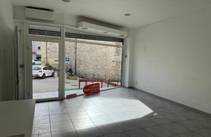 Bien Commercial À Louer — photo 3