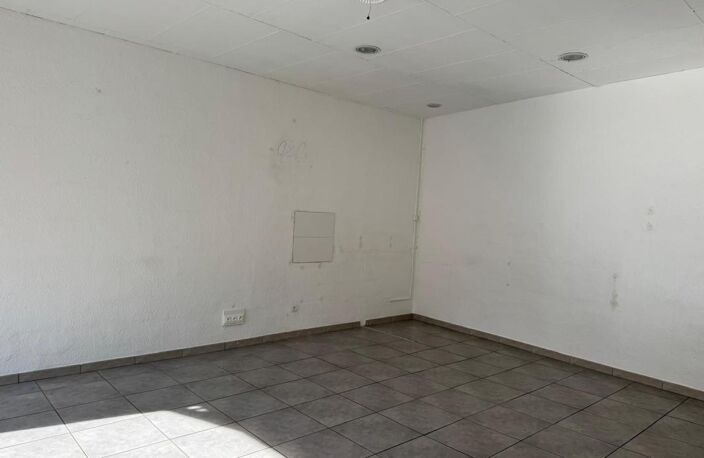 Bien Commercial À Louer — photo 4