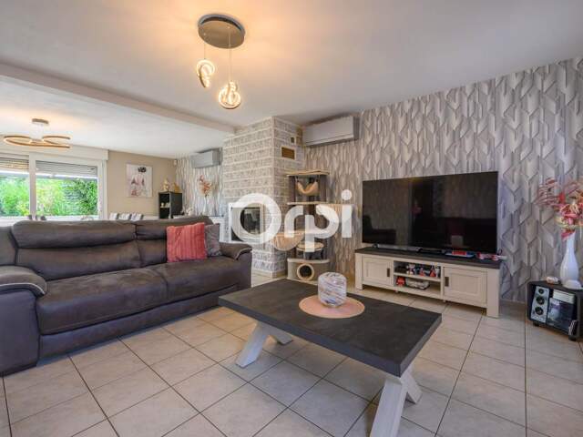 L'agence Orpi Lens vous présente en exclusivité sur Billy-montigny maison individuelle, trois chambres, un bureau, jardin, garage et stationnement privatif — photo du bien