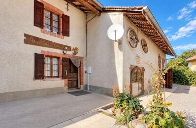 Maison mitoyenne avec jardin + combles + grange aménageable — photo du bien