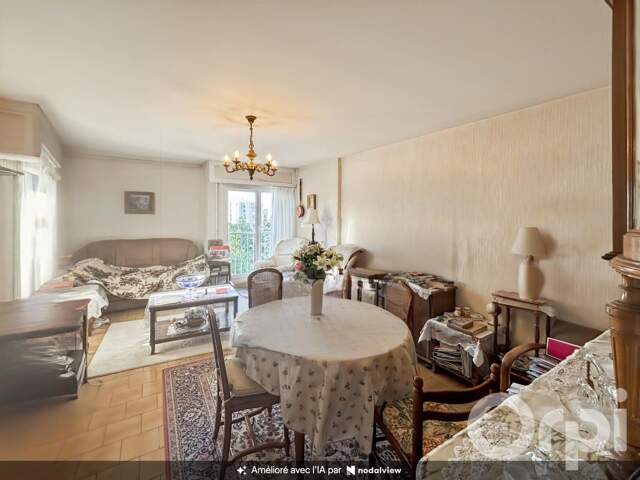 Appartement À Vendre — photo du bien