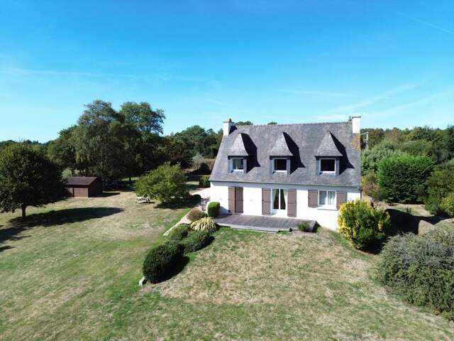 Maison située dans un quartier calme et à 2km des plages — photo du bien