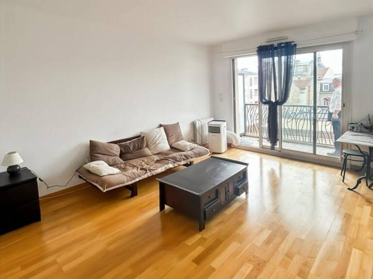 Grand studio avec balcon Place du Forum — photo 1