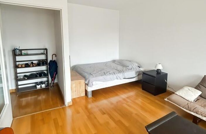Grand studio avec balcon Place du Forum — photo 3