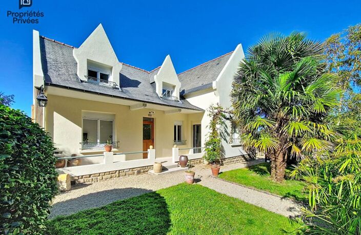 Maison de caractère rénovée avec terrain constructible de 2 959 m² et vue dégagée — photo 2