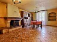 Maison en pierres avec cour close de murs, 3 chambres, dépendances — photo 4