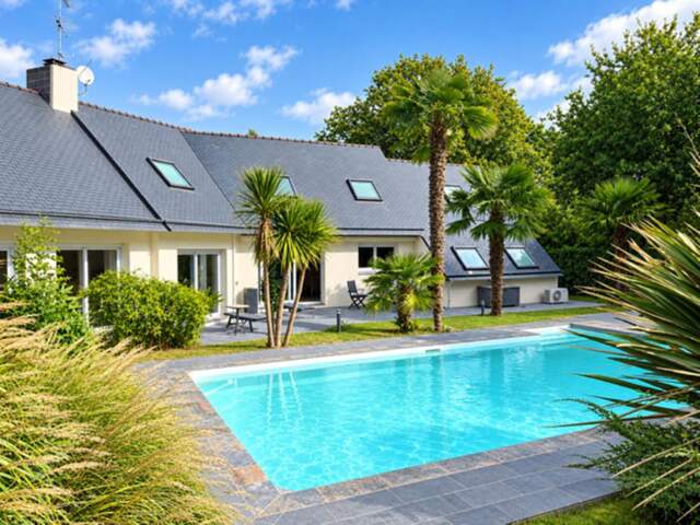 Propriété Familiale de 235 m² -4 chambres -Piscine-Dépendance-Terrain1700M² — photo du bien
