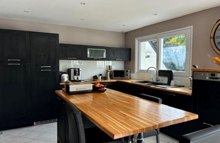 Propriété Familiale de 235 m² -4 chambres -Piscine-Dépendance-Terrain1700M² — photo 4