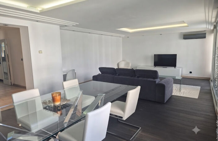 APPARTEMENT FAMILIAL EXCEPTIONNEL de 138M² - QUARTIER GRATTE-CIEL AVEC TERRASSE — photo 3