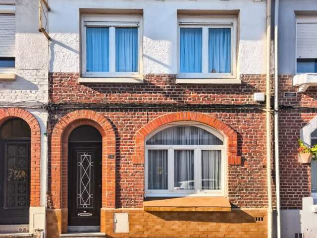 Marcq en Baroeul (59700) secteur PLOUICH, jolie maison de ville avec 3 chambres, grenier aménageable, et joli extérieur de 165 m2 — photo du bien