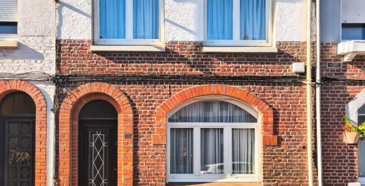 Marcq en Baroeul (59700) secteur PLOUICH, jolie maison de ville avec 3 chambres, grenier aménageable, et joli extérieur de 165 m2 — photo 1