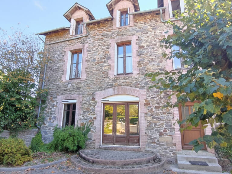 Ensemble immobilier en pierre avec terrain attenant de 5067m2 Soursac 19550 — photo 1