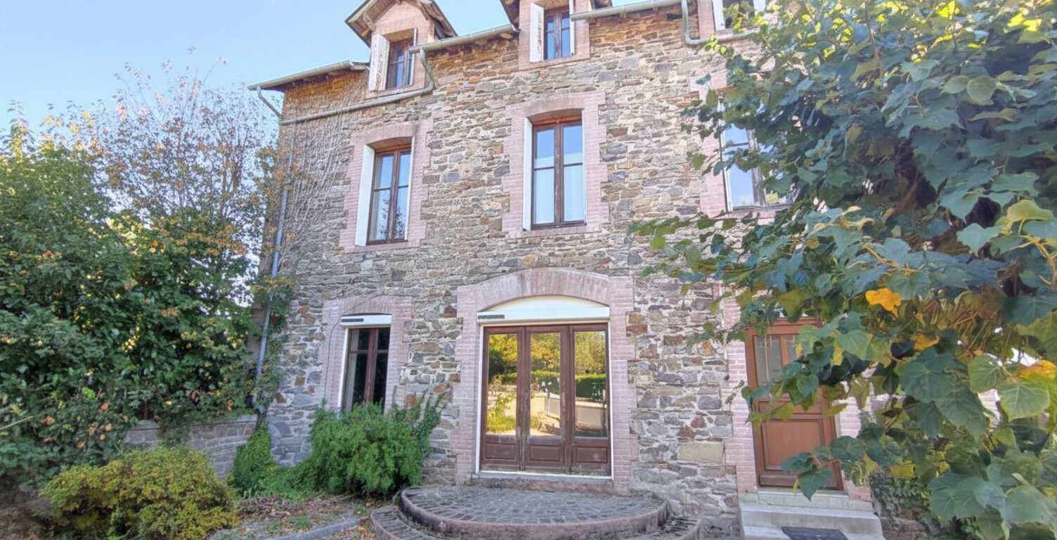 Ensemble immobilier en pierre avec terrain attenant de 5067m2 Soursac 19550 — photo 1