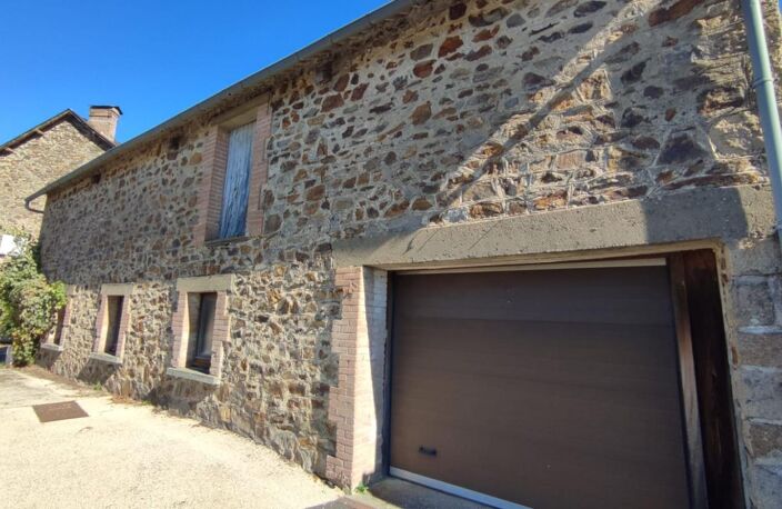 Ensemble immobilier en pierre avec terrain attenant de 5067m2 Soursac 19550 — photo 2