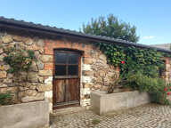 Ensemble immobilier en pierre avec terrain attenant de 5067m2 Soursac 19550 — photo 4